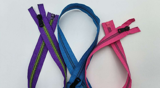 Reinforced zippers for fashion outwears